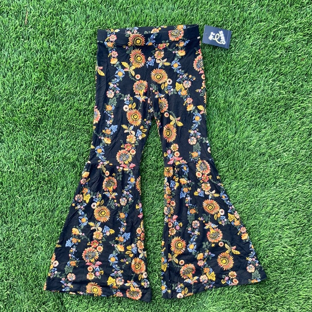 Art Class Bell Bottom pants // Girls Size M 7-8